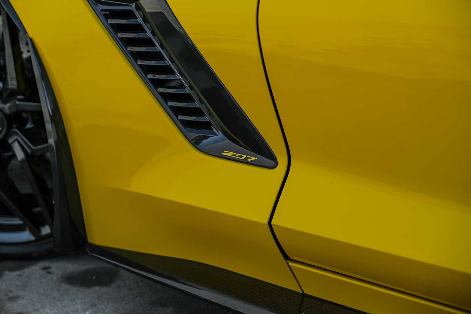 Used 2015 Chevrolet Corvette Z06 w/ 3LZ Preferred Equipment Group image 52