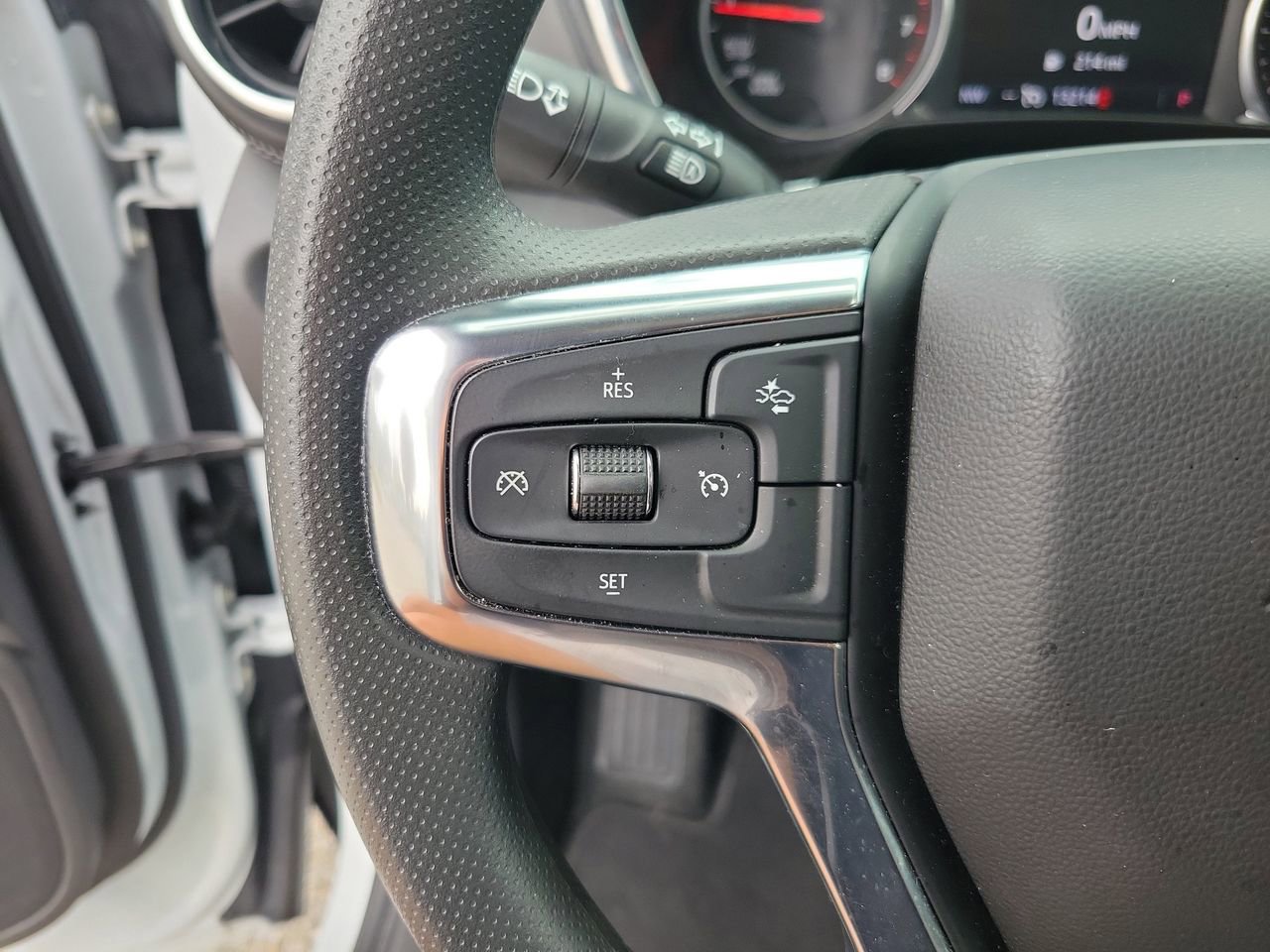 Used 2025 Chevrolet Blazer LT FWD image 23