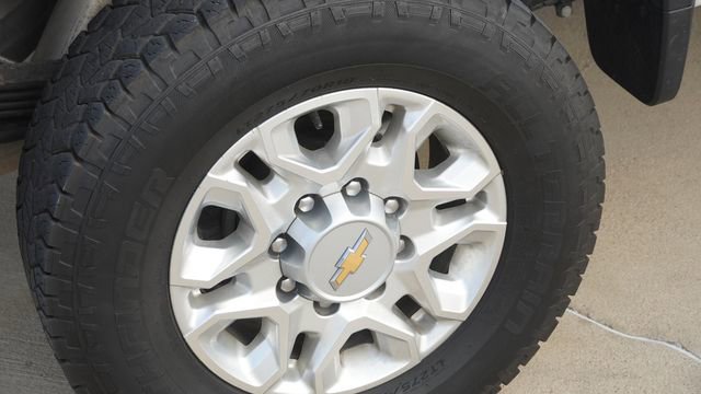 Used 2024 Chevrolet Silverado 2500 LT AWD/4WD image 11