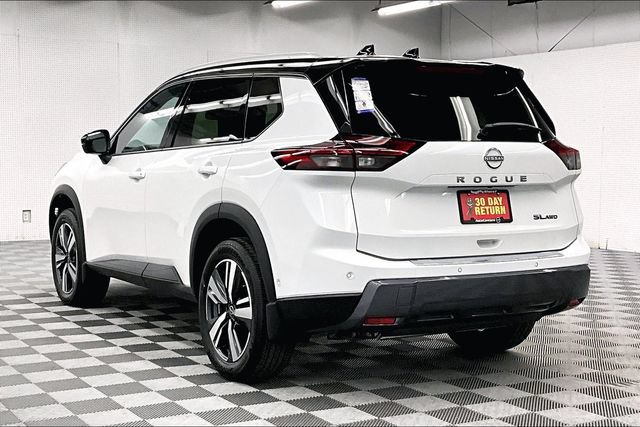 New 2025 Nissan Rogue SL w/ Tech Package AWD/4WD image 3