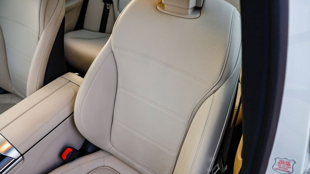 Used 2025 Mercedes-Benz C 300 4MATIC Sedan image 29