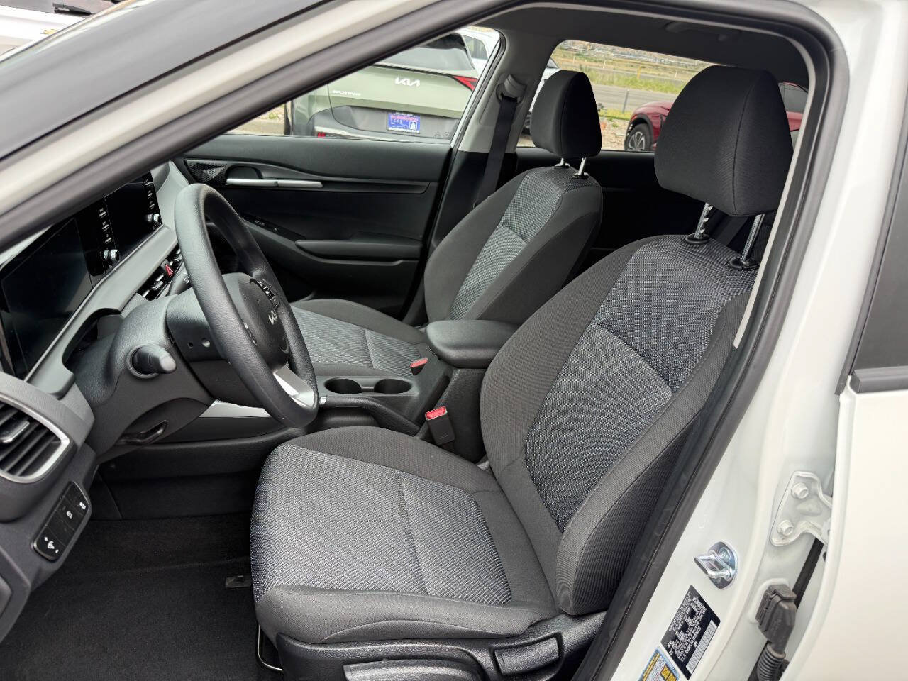Used 2026 Kia Seltos LX AWD/4WD image 3