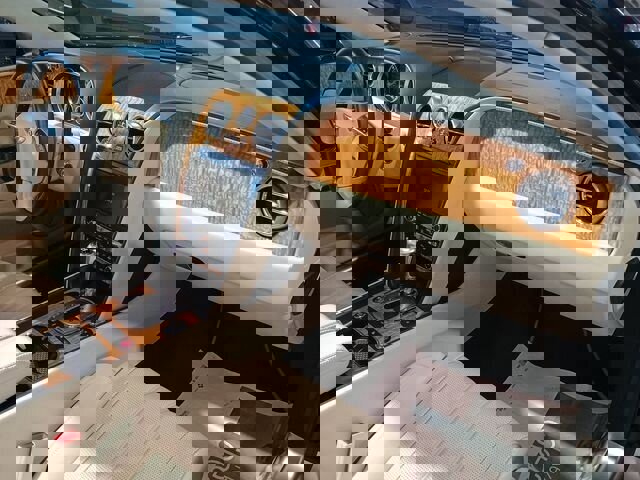 Used 2015 Bentley Flying Spur V8 image 14