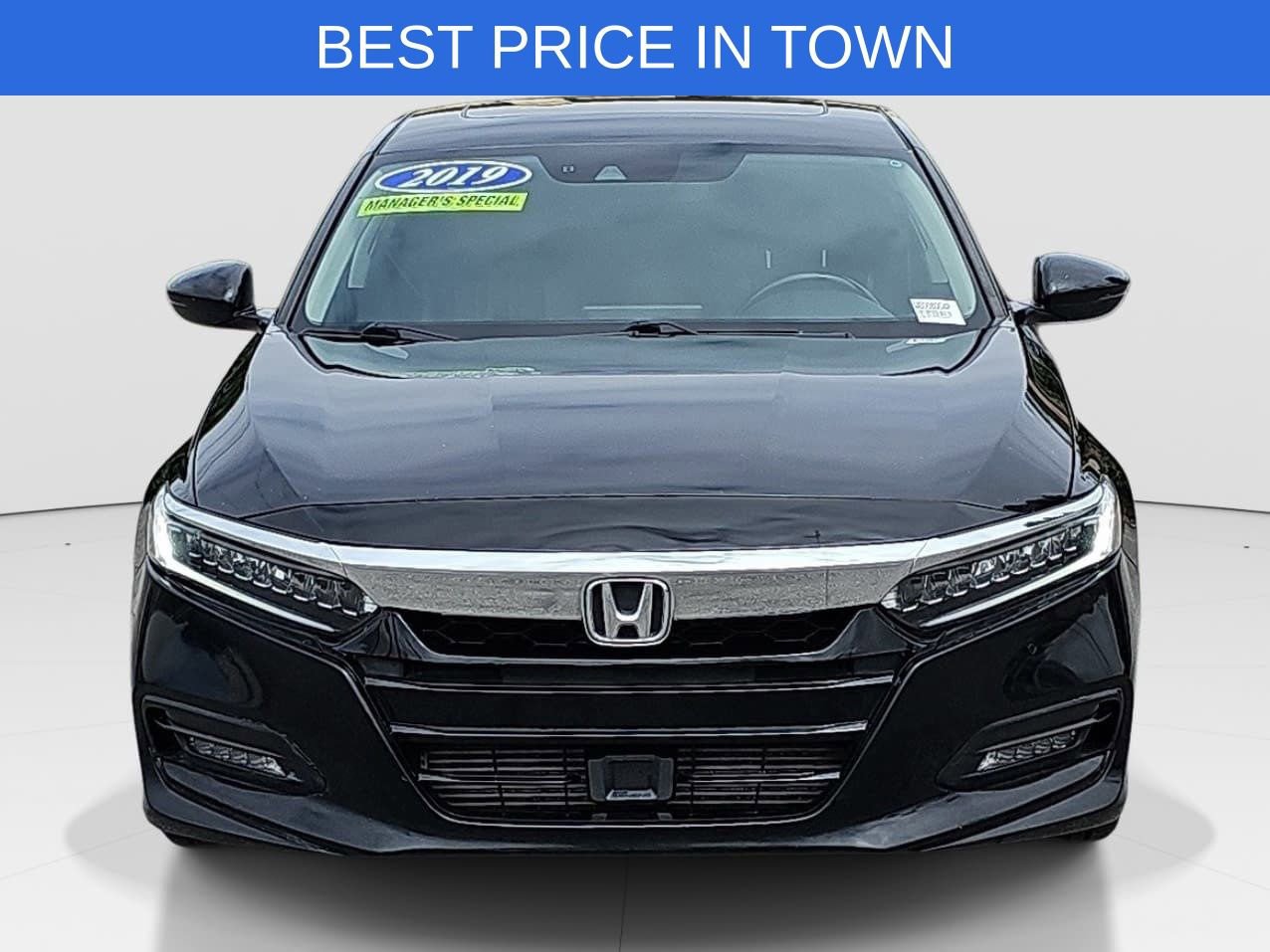 Used 2019 Honda Accord Touring image 2