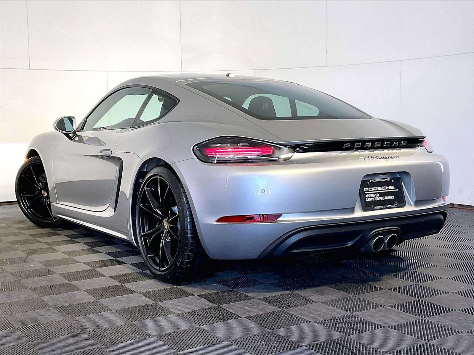 Certified 2024 Porsche 718 Cayman RWD image 3