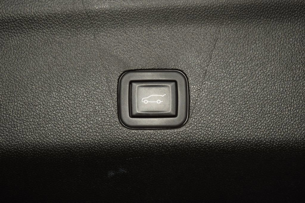 Used 2023 Chevrolet Tahoe High Country AWD/4WD image 24