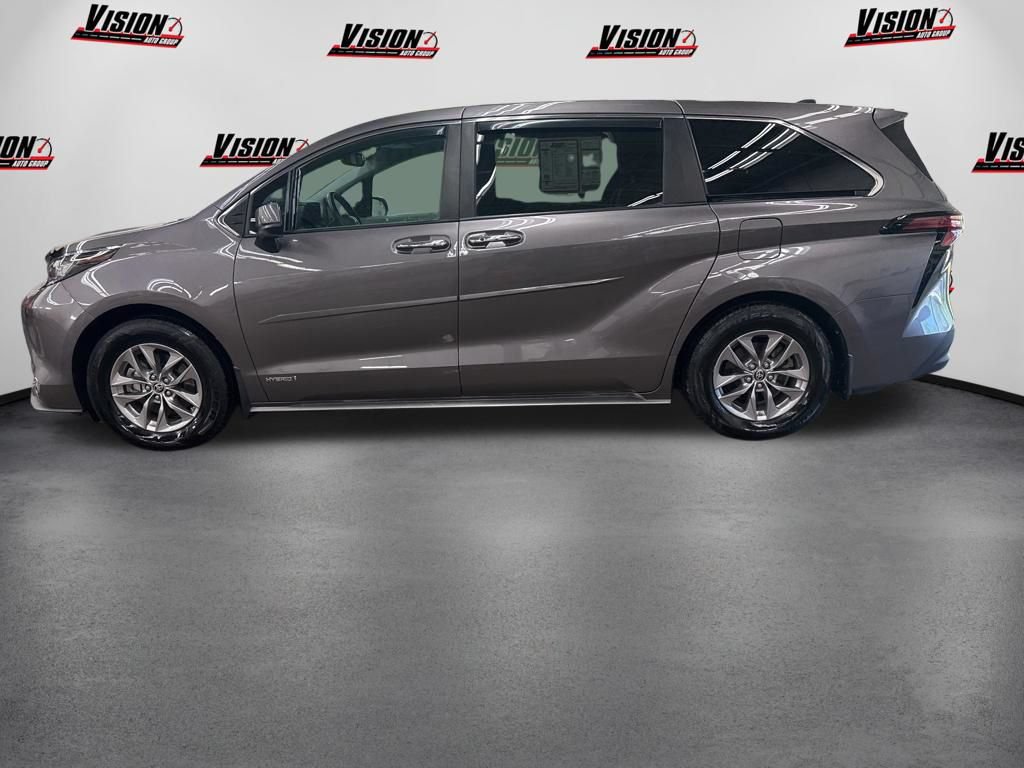Used 2021 Toyota Sienna XLE FWD image 8