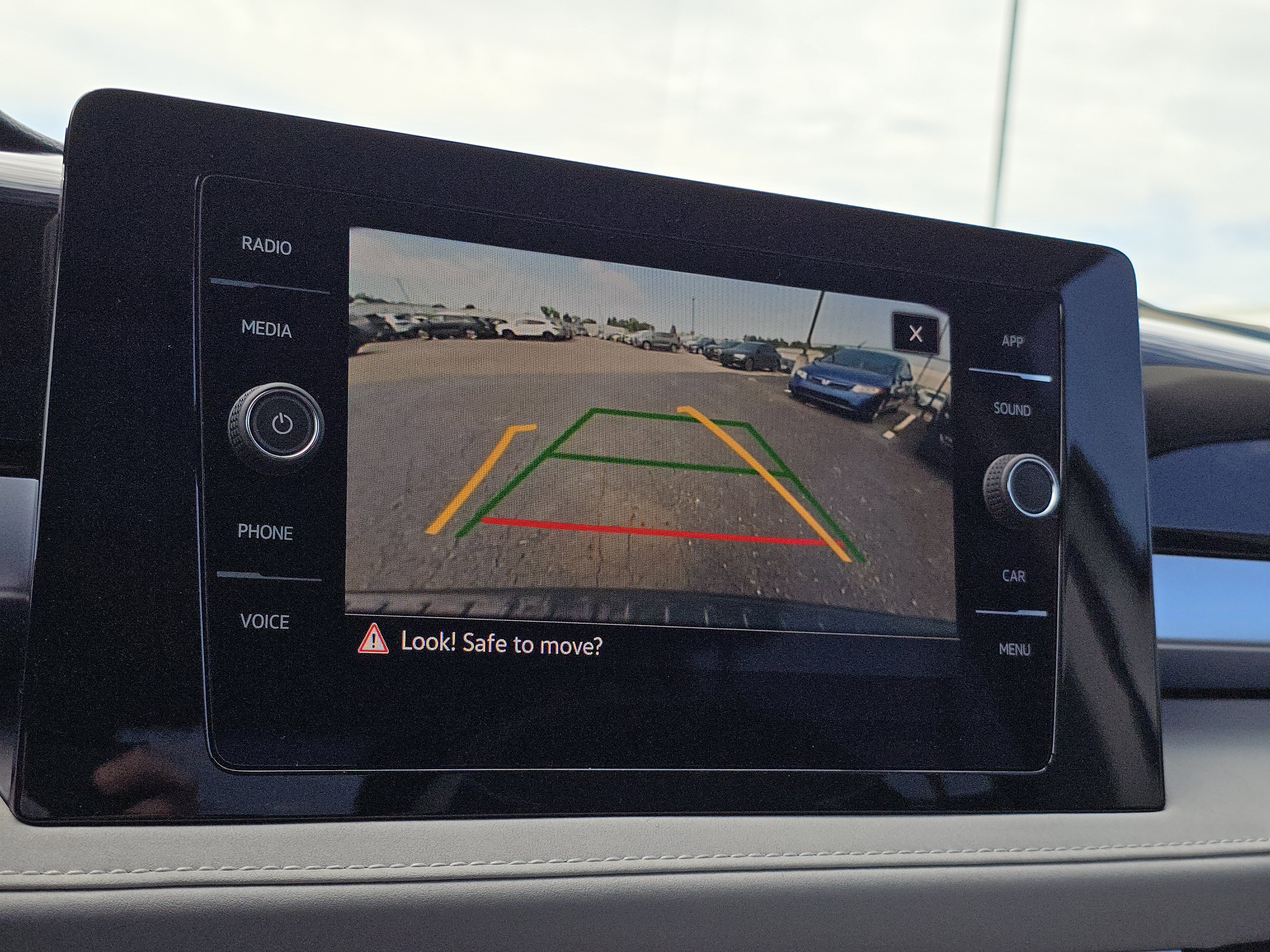 New 2025 Volkswagen Taos SE image 14