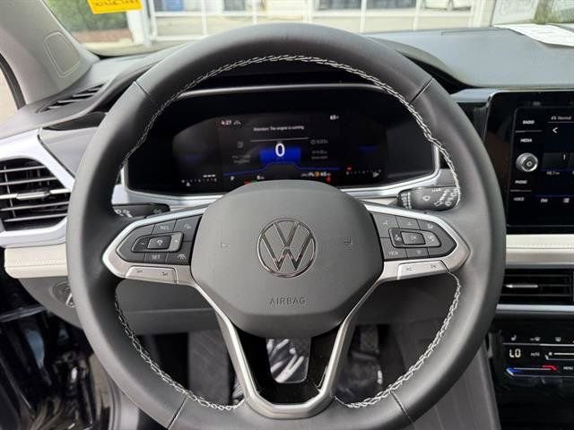 New 2025 Volkswagen Taos SE image 22