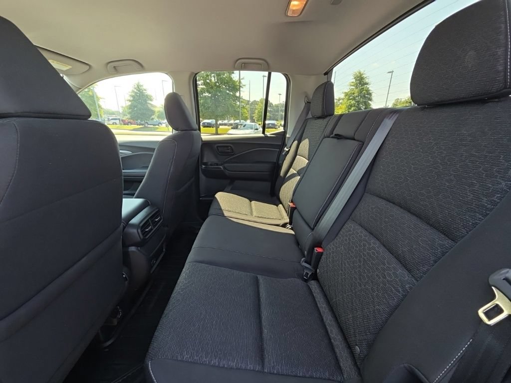 Used 2025 Honda Ridgeline Sport image 11