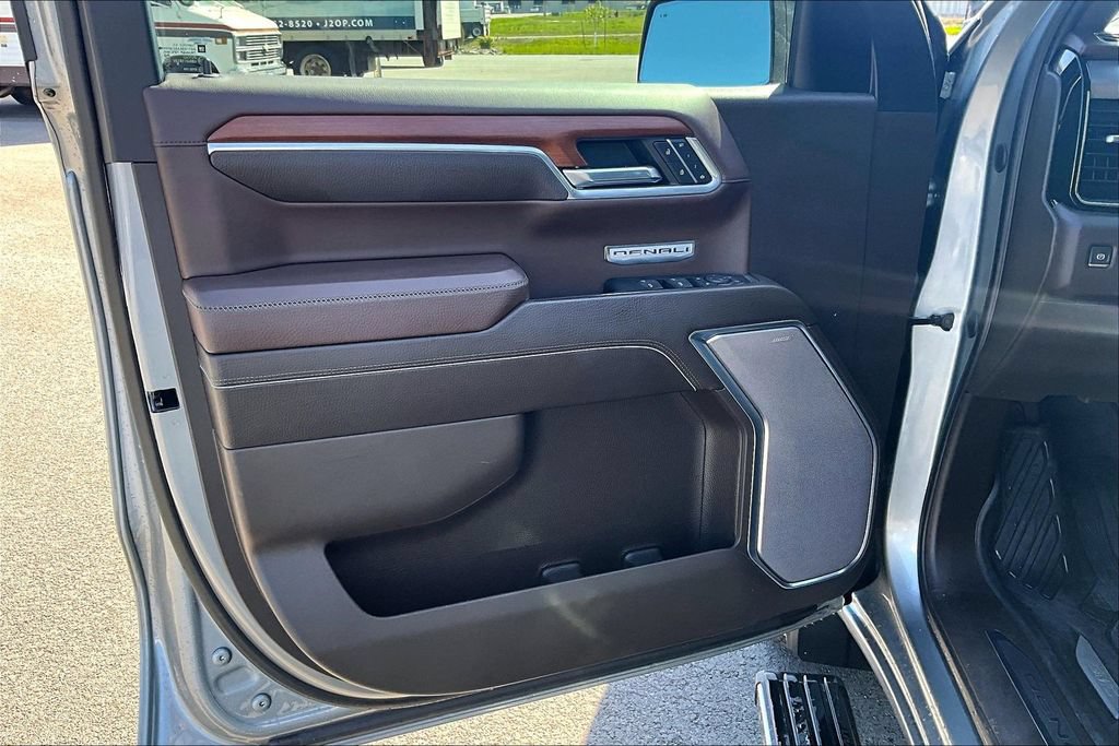 Used 2023 GMC Sierra 1500 Denali w/ Denali Reserve Package AWD/4WD image 24