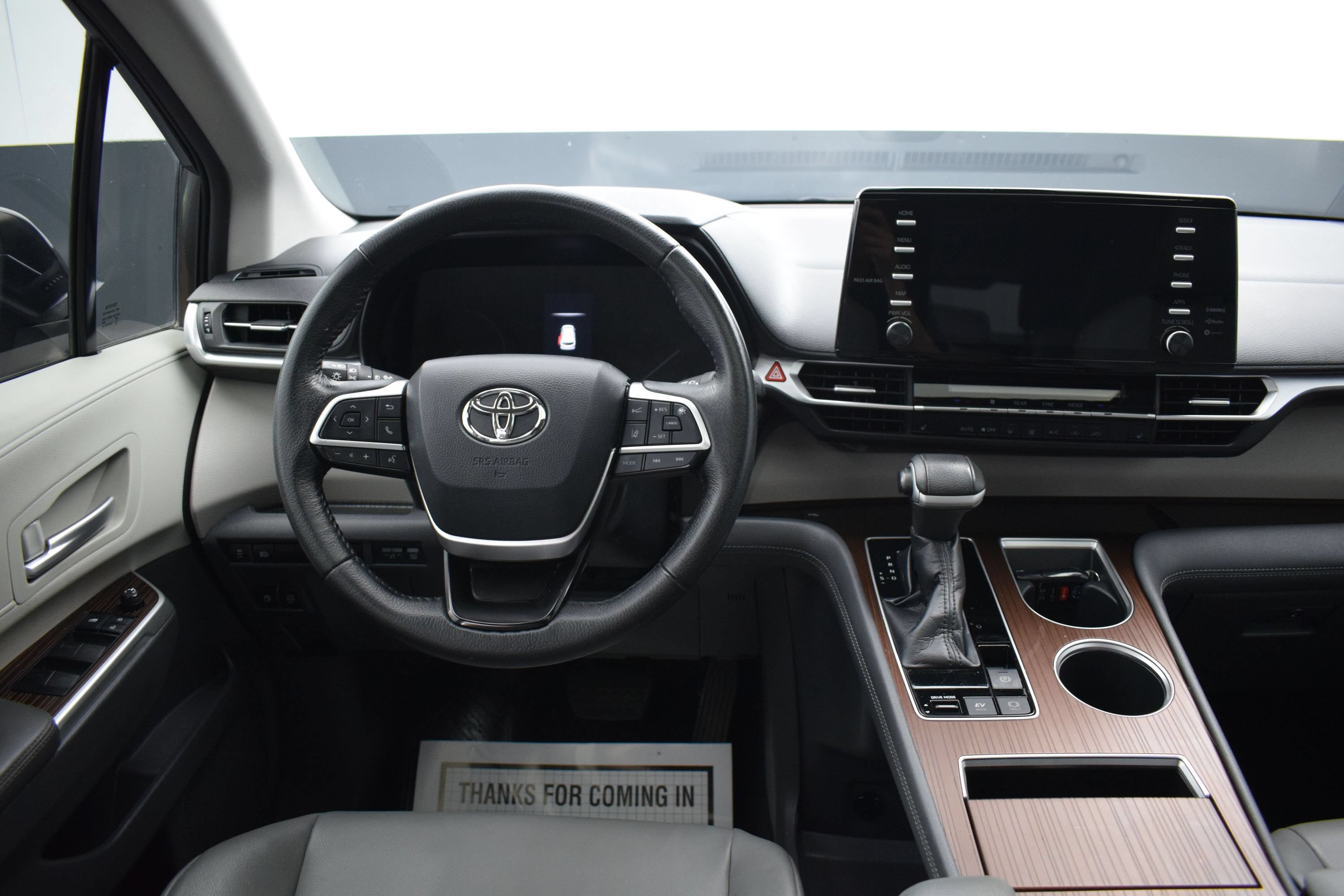 Used 2021 Toyota Sienna XLE FWD image 17