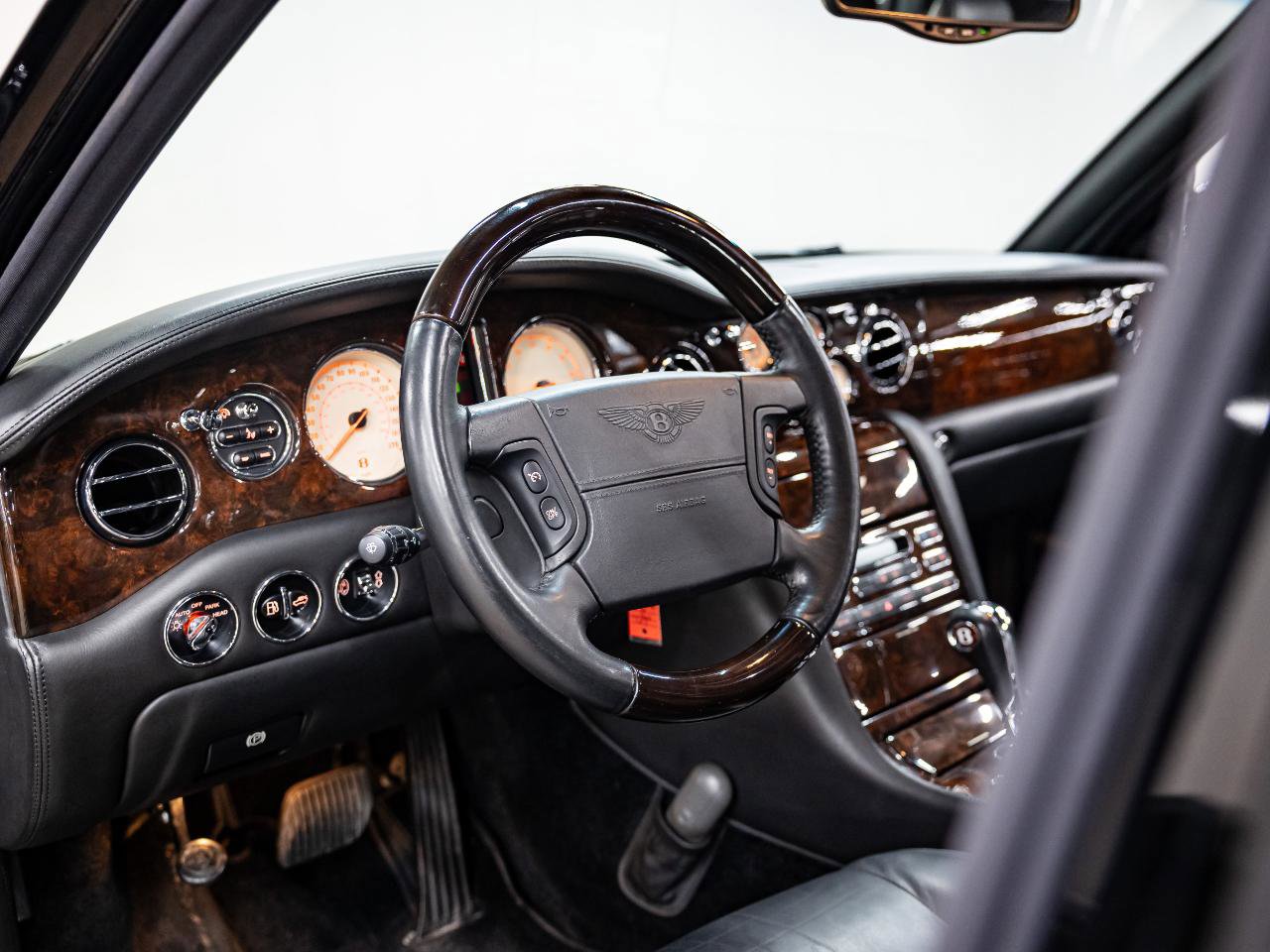 Used 2005 Bentley Arnage R RWD image 37