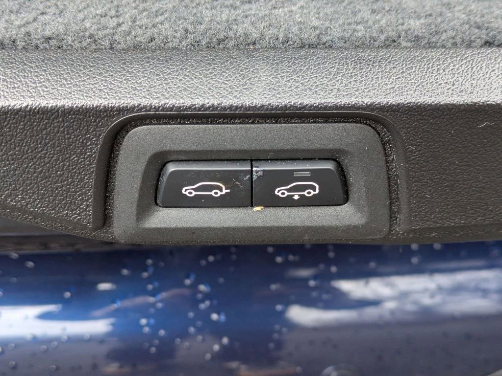 Used 2023 BMW X7 xDrive40i w/ Executive Package image 23