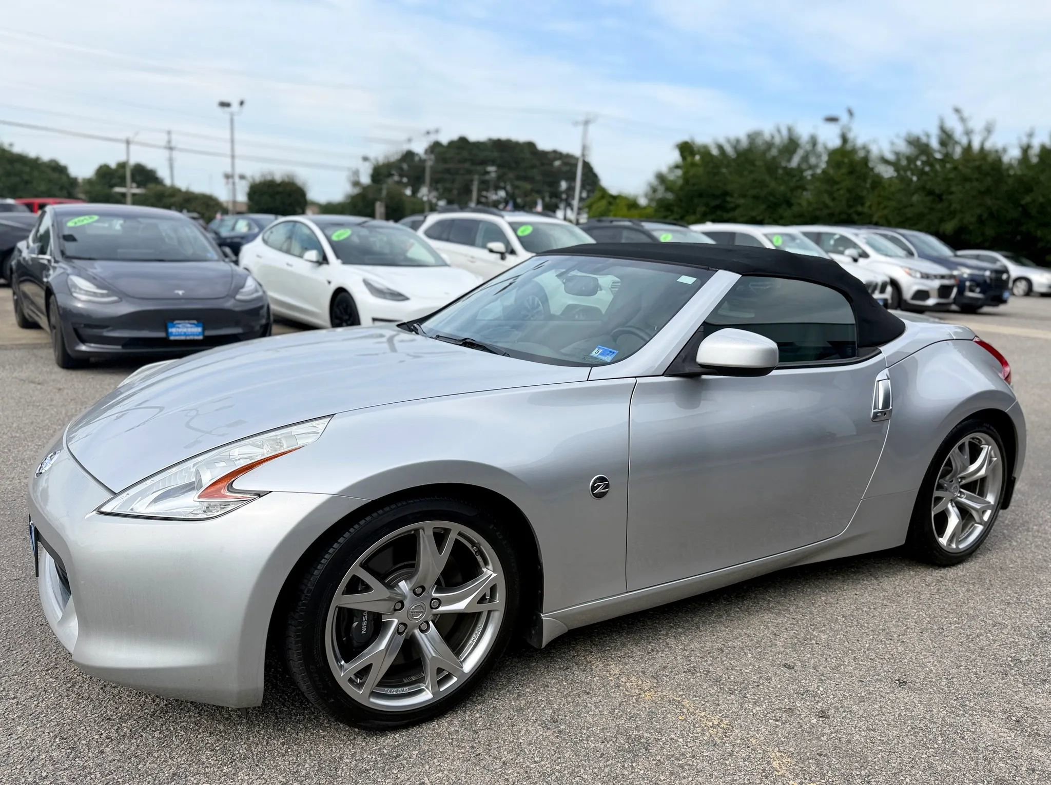 Used 2010 Nissan 370Z Touring w/ Sport Pkg RWD image 19