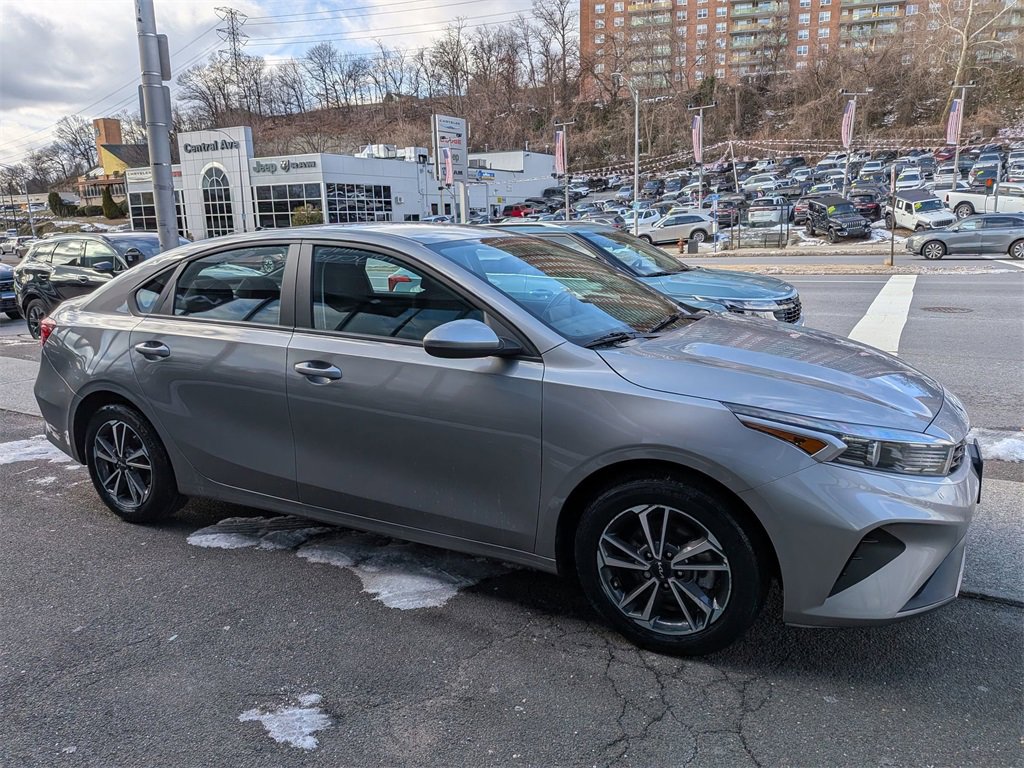 Certified 2022 Kia Forte LXS image 5