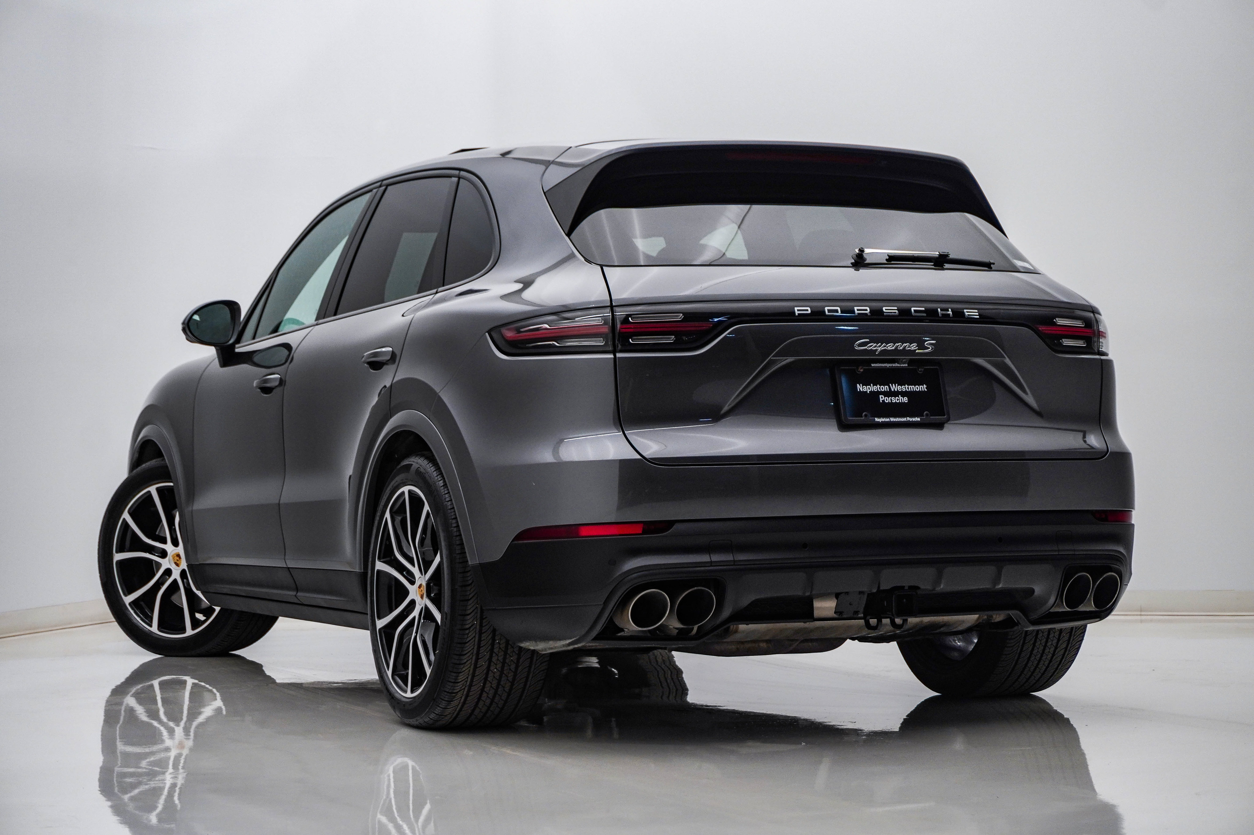 Certified 2023 Porsche Cayenne S AWD/4WD image 3