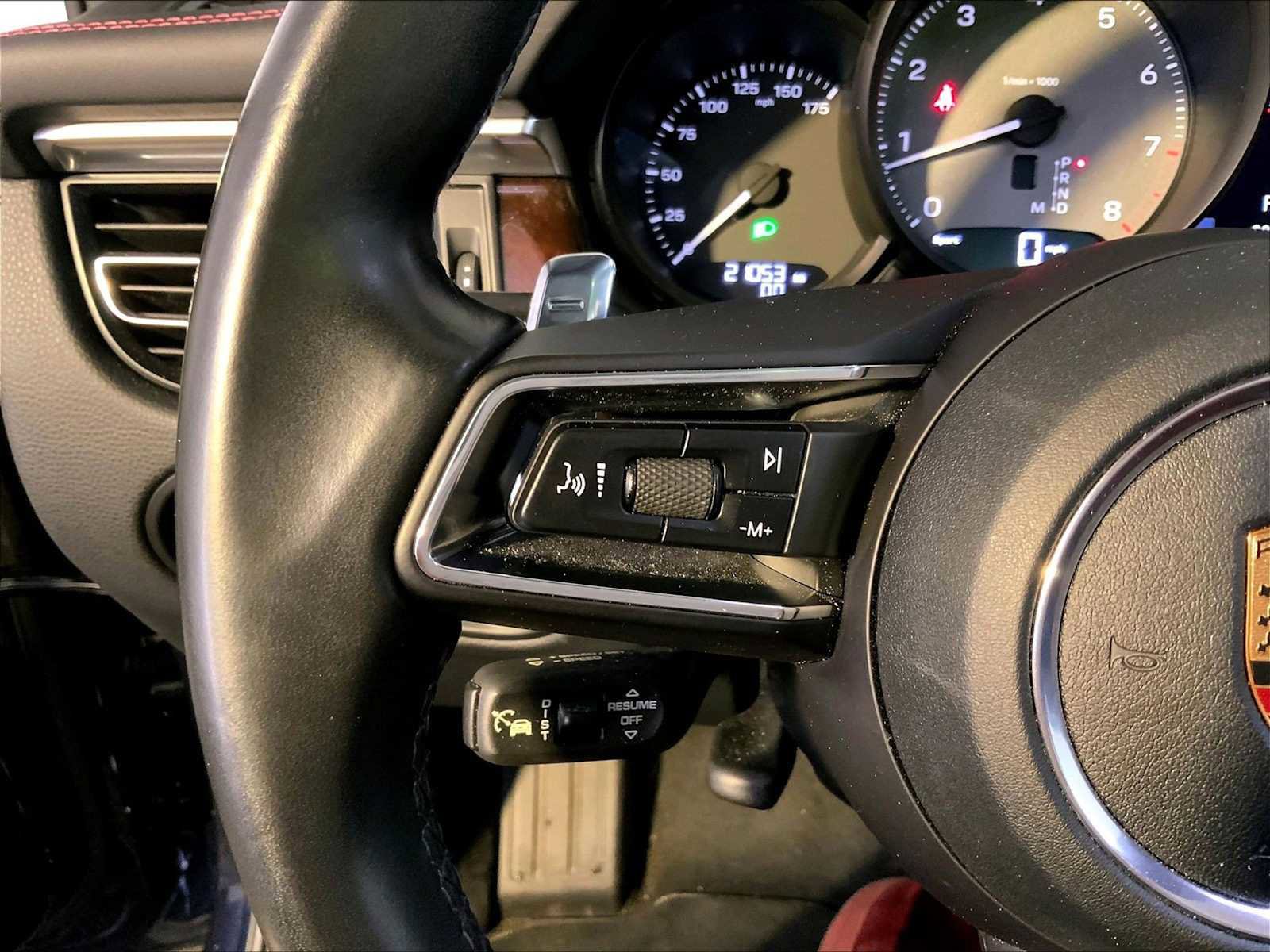 Certified 2022 Porsche Macan S AWD/4WD image 27