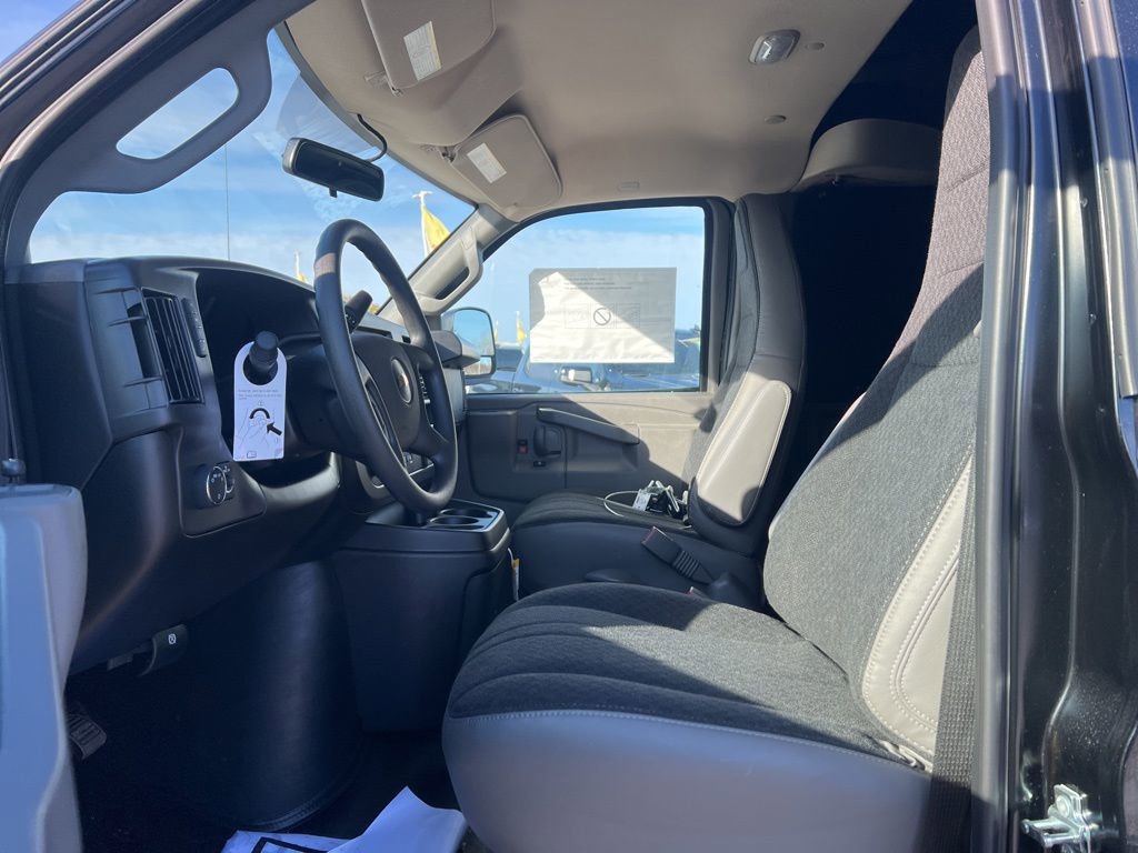 New 2025 Chevrolet Express 3500 w/ Driver Convenience Package image 12