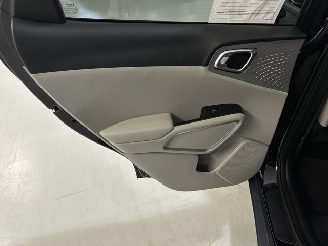 Used 2024 Kia Soul LX image 23