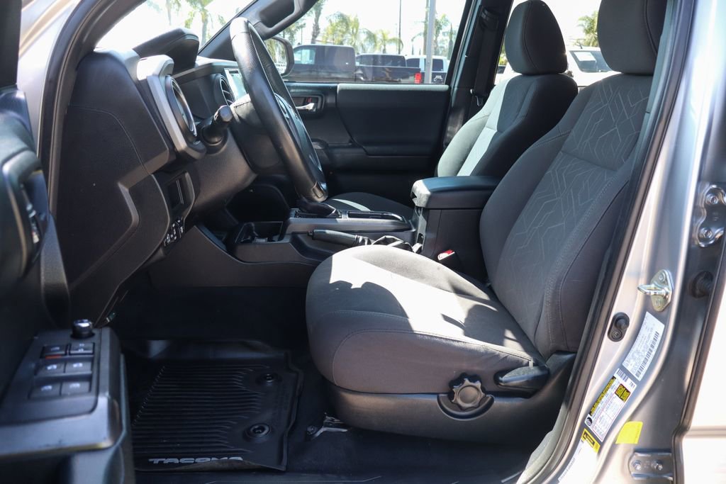Used 2017 Toyota Tacoma TRD Off-Road RWD image 19
