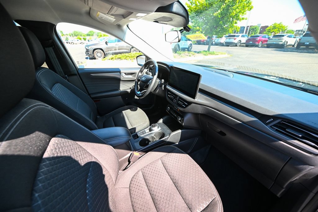 Used 2023 Ford Escape Active w/ Tech Pack #2 AWD/4WD image 24