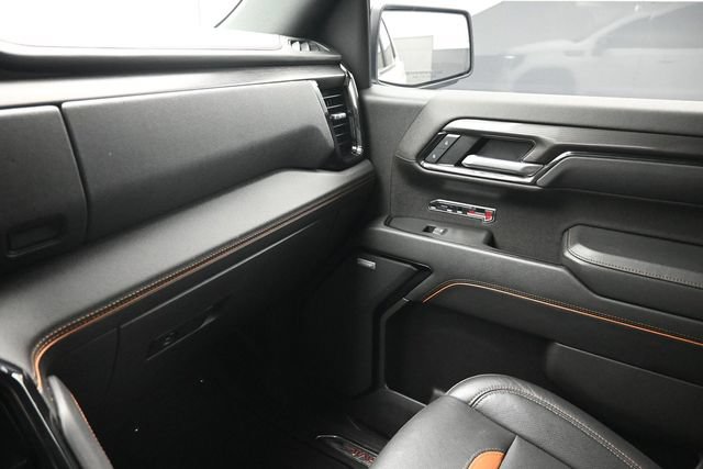 Used 2025 GMC Sierra 1500 AT4 w/ AT4 Premium Package AWD/4WD image 8