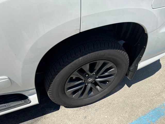 Used 2017 Lexus GX 460 w/ Navigation Package AWD/4WD image 11