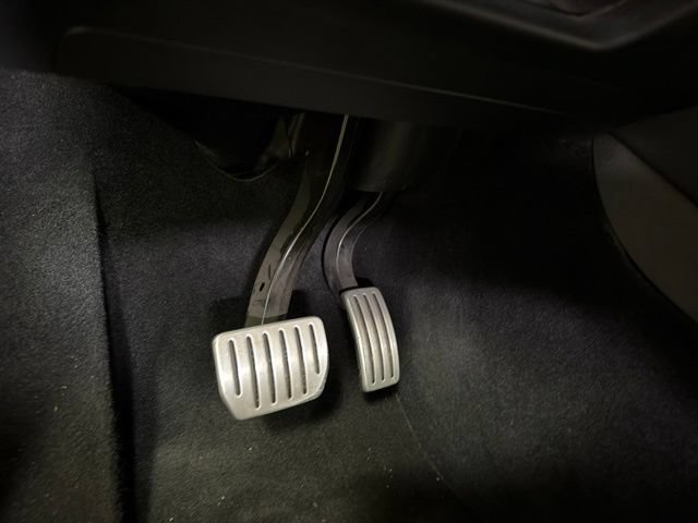 Used 2022 Tesla Model Y Performance AWD/4WD image 26