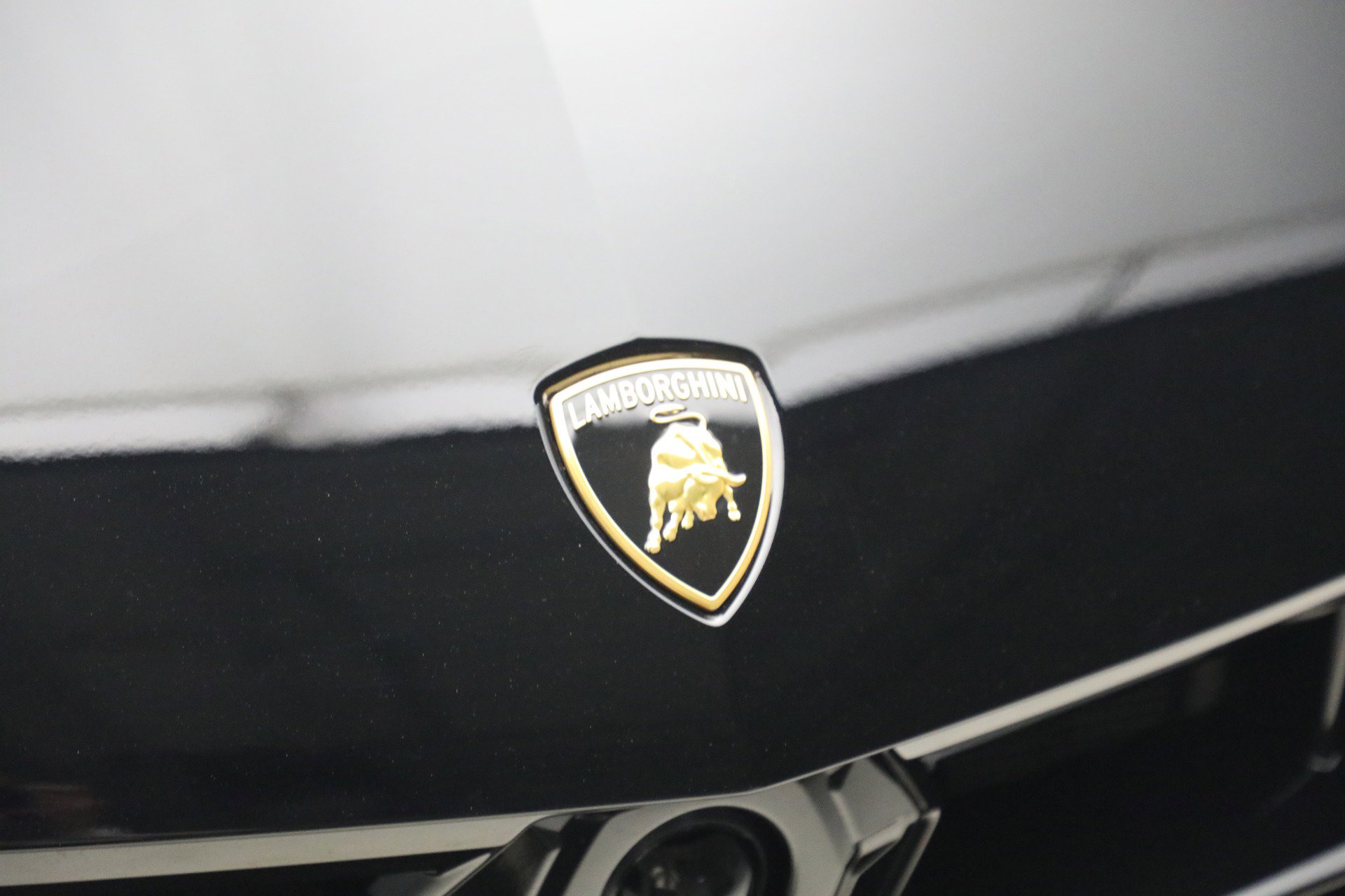 Used 2025 Lamborghini Urus SE AWD/4WD image 31