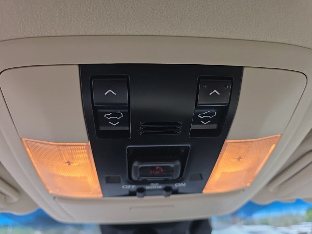 Used 2023 Lexus GX 460 Luxury w/ Sport Design Package AWD/4WD image 27