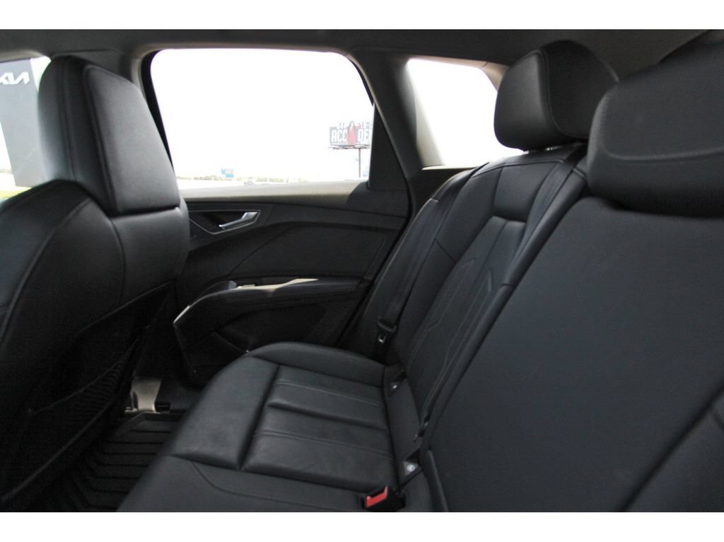 Used 2022 Audi Q4 e-tron Premium Plus AWD/4WD image 12