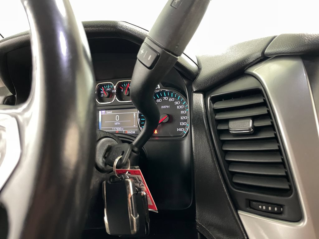 Used 2016 Chevrolet Suburban LT RWD image 31