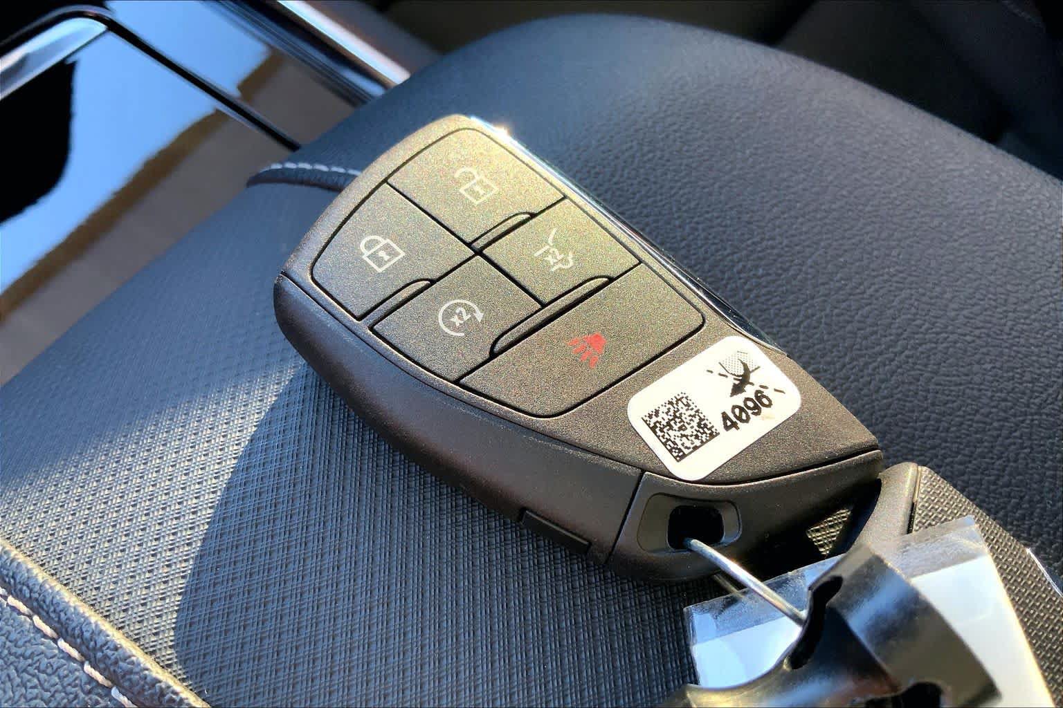 Used 2024 Chevrolet Traverse RS AWD/4WD image 14