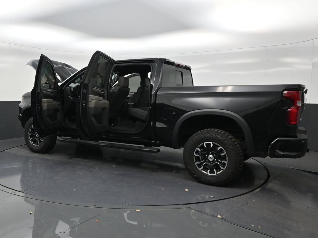 Used 2024 Chevrolet Silverado 1500 ZR2 w/ Technology Package AWD/4WD image 31