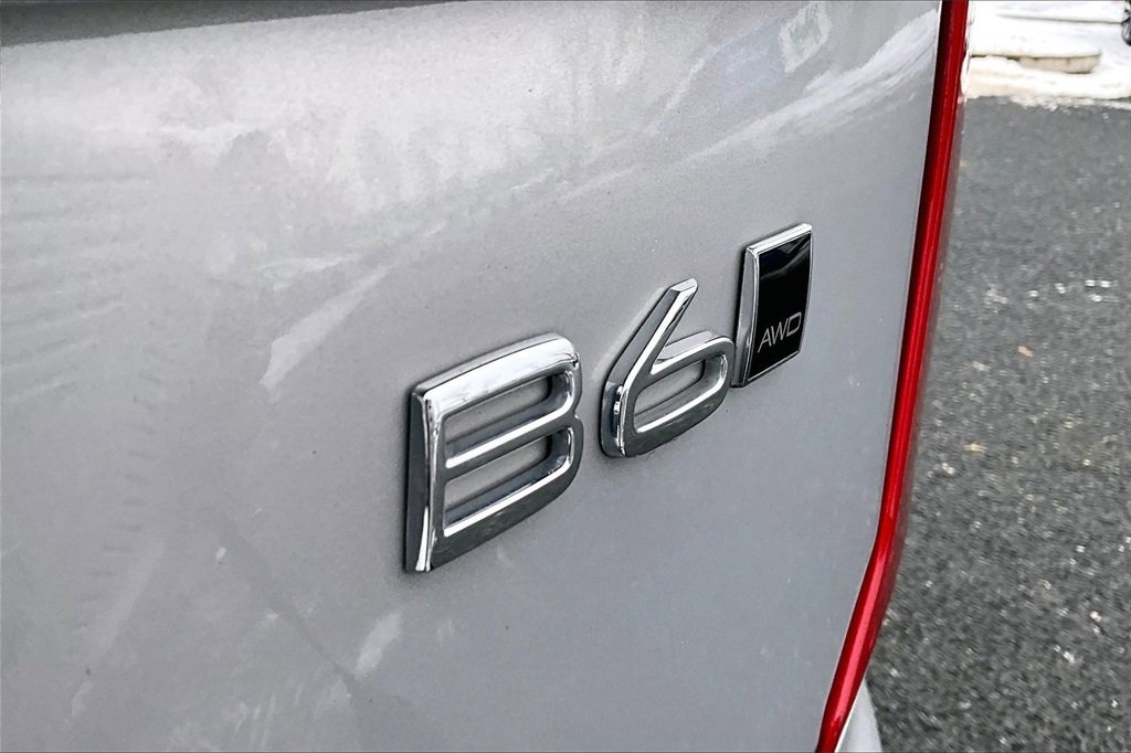 Used 2024 Volvo XC90 B6 Plus w/ Protection Package image 24