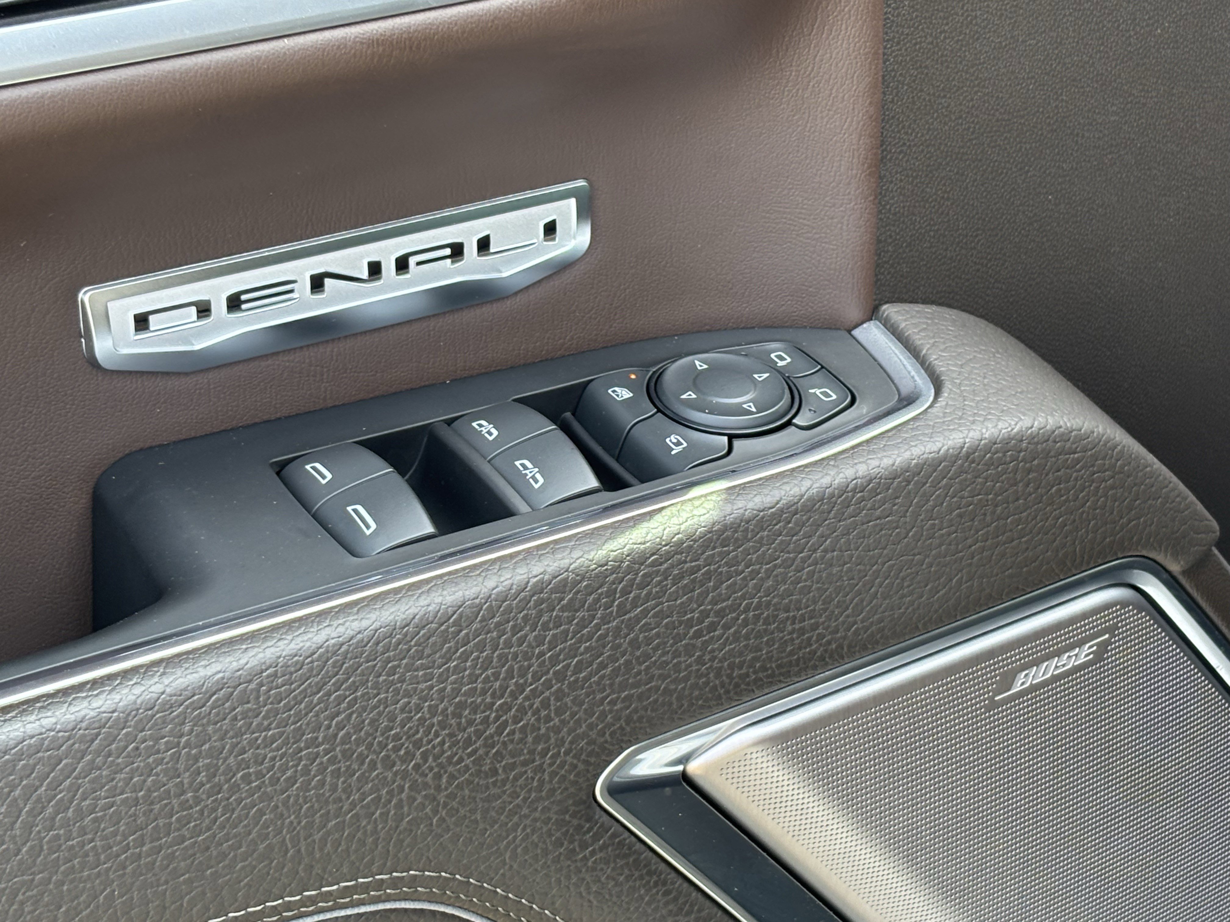 Used 2022 GMC Sierra 1500 Denali w/ Denali Reserve Package image 15