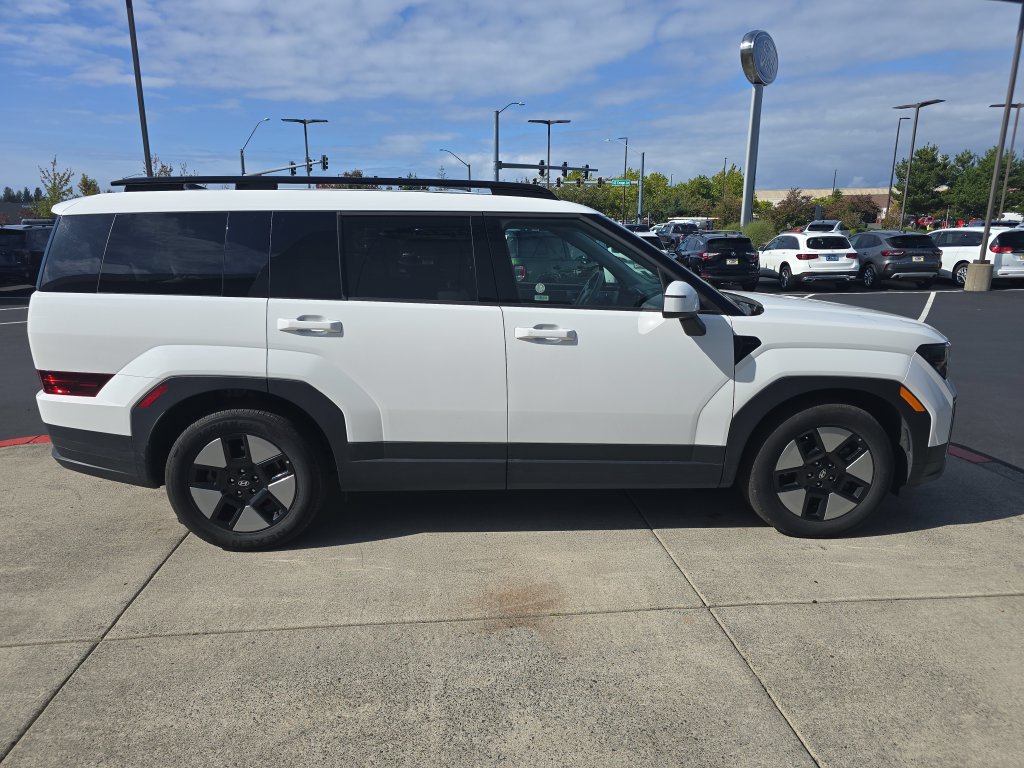 Used 2025 Hyundai Santa Fe SEL FWD image 5