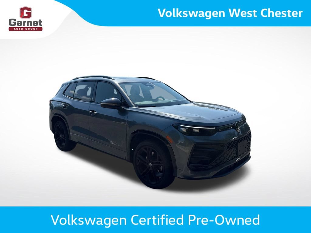 Used 2025 Volkswagen Tiguan SE R-Line AWD/4WD image 8