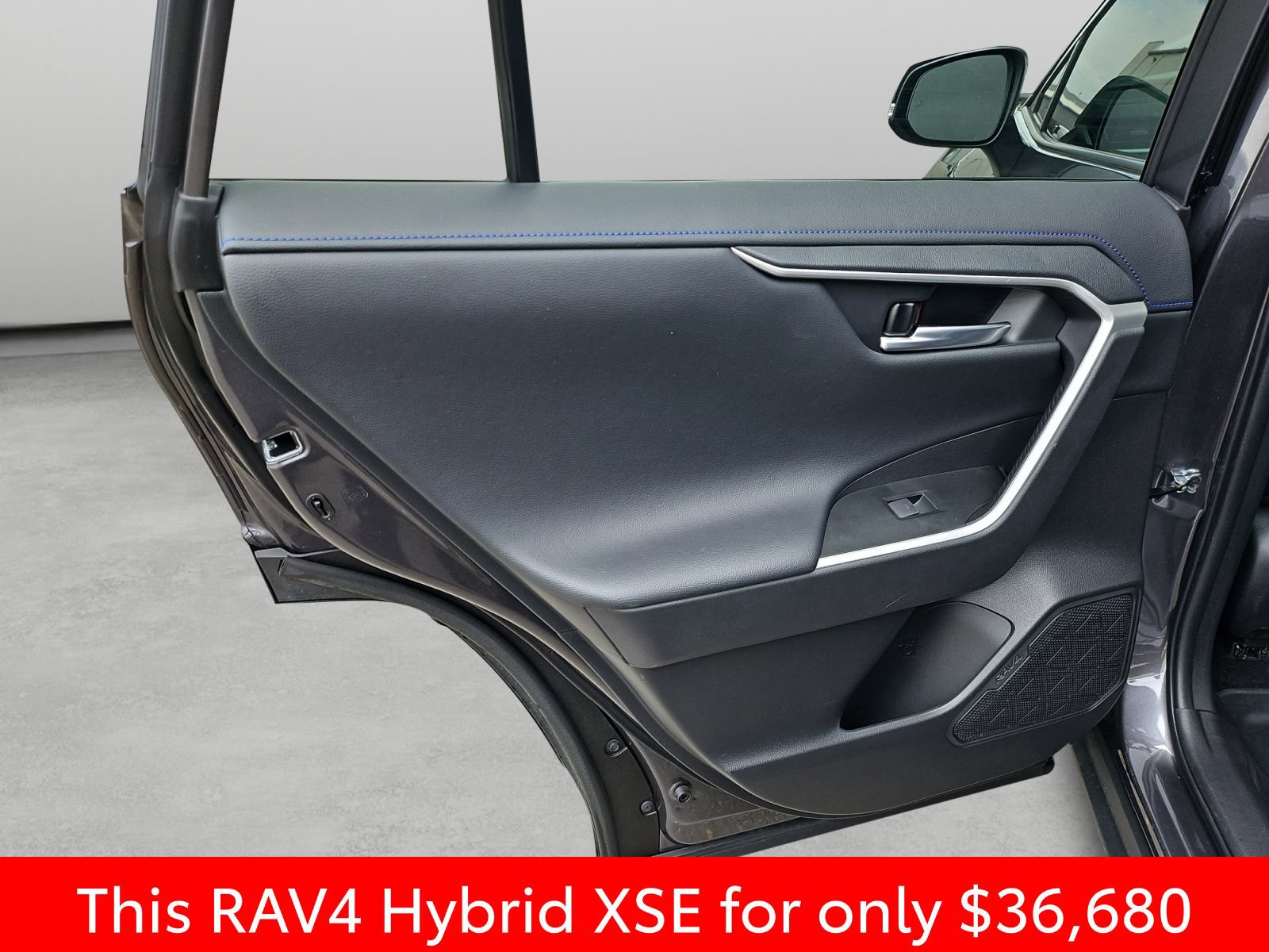 Used 2024 Toyota RAV4 XSE AWD/4WD image 35