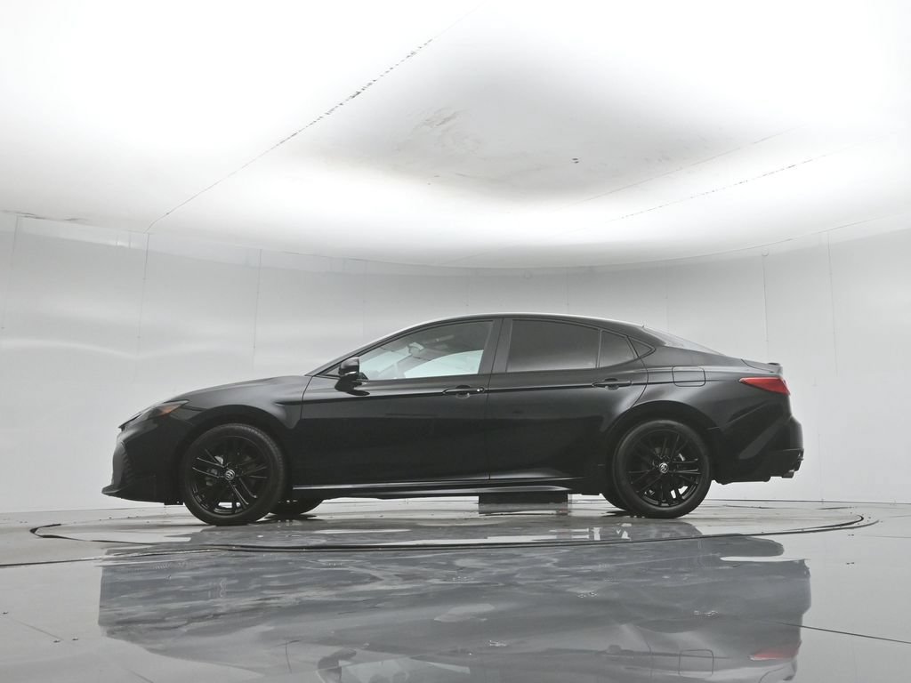 Used 2026 Toyota Camry SE FWD image 8