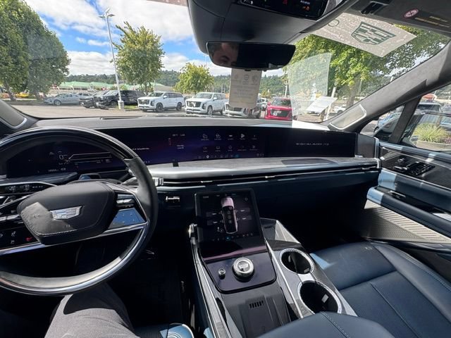 Certified 2025 Cadillac Escalade IQ Luxury 2 w/ LPO, Premium Carpet Package AWD/4WD image 9