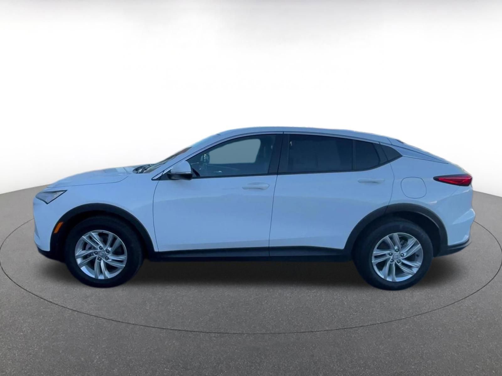 Used 2025 Buick Envista Preferred image 9