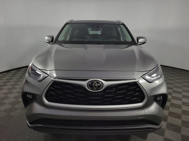 Used 2026 Toyota Highlander XLE AWD/4WD image 2