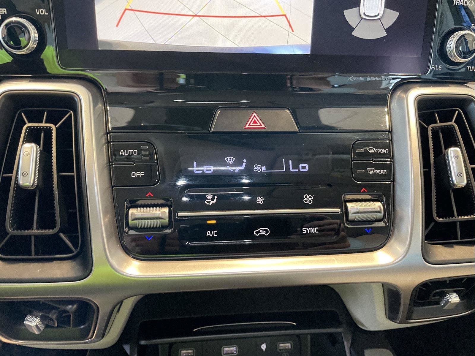 Used 2023 Kia Sorento S w/ Panoramic Sunroof Package FWD image 30