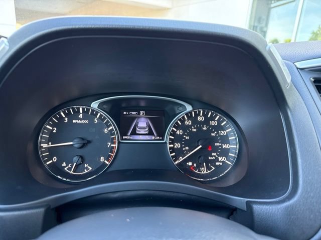 Used 2017 Nissan Pathfinder Platinum w/ Family Entertainment Package AWD/4WD image 39