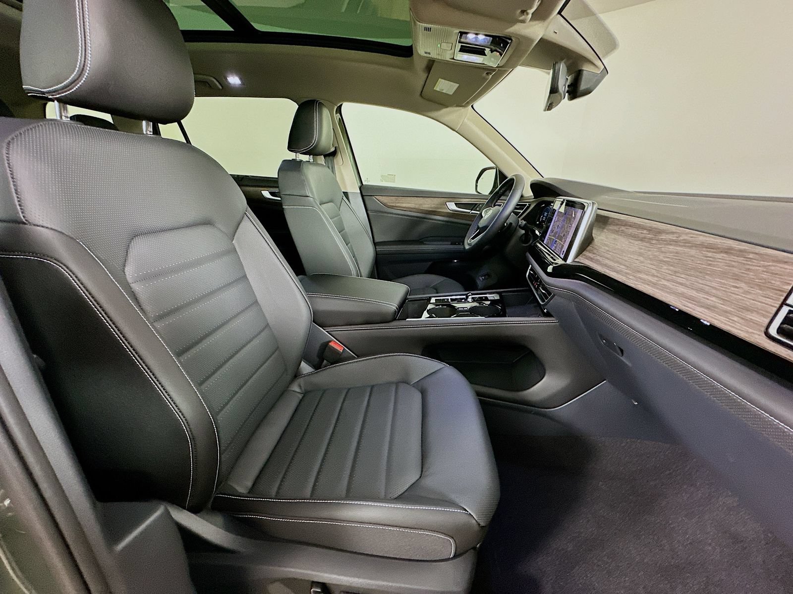 New 2026 Volkswagen Atlas SEL AWD/4WD image 44