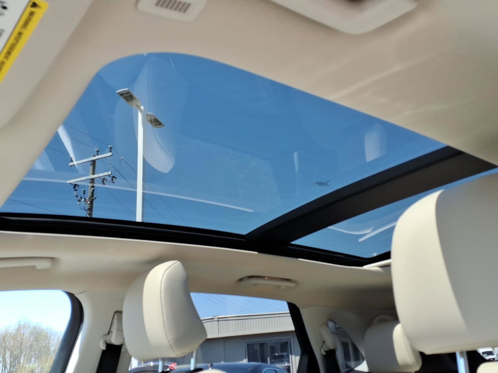 Used 2023 Ford Edge Titanium w/ Class II Trailer Tow Package AWD/4WD image 6