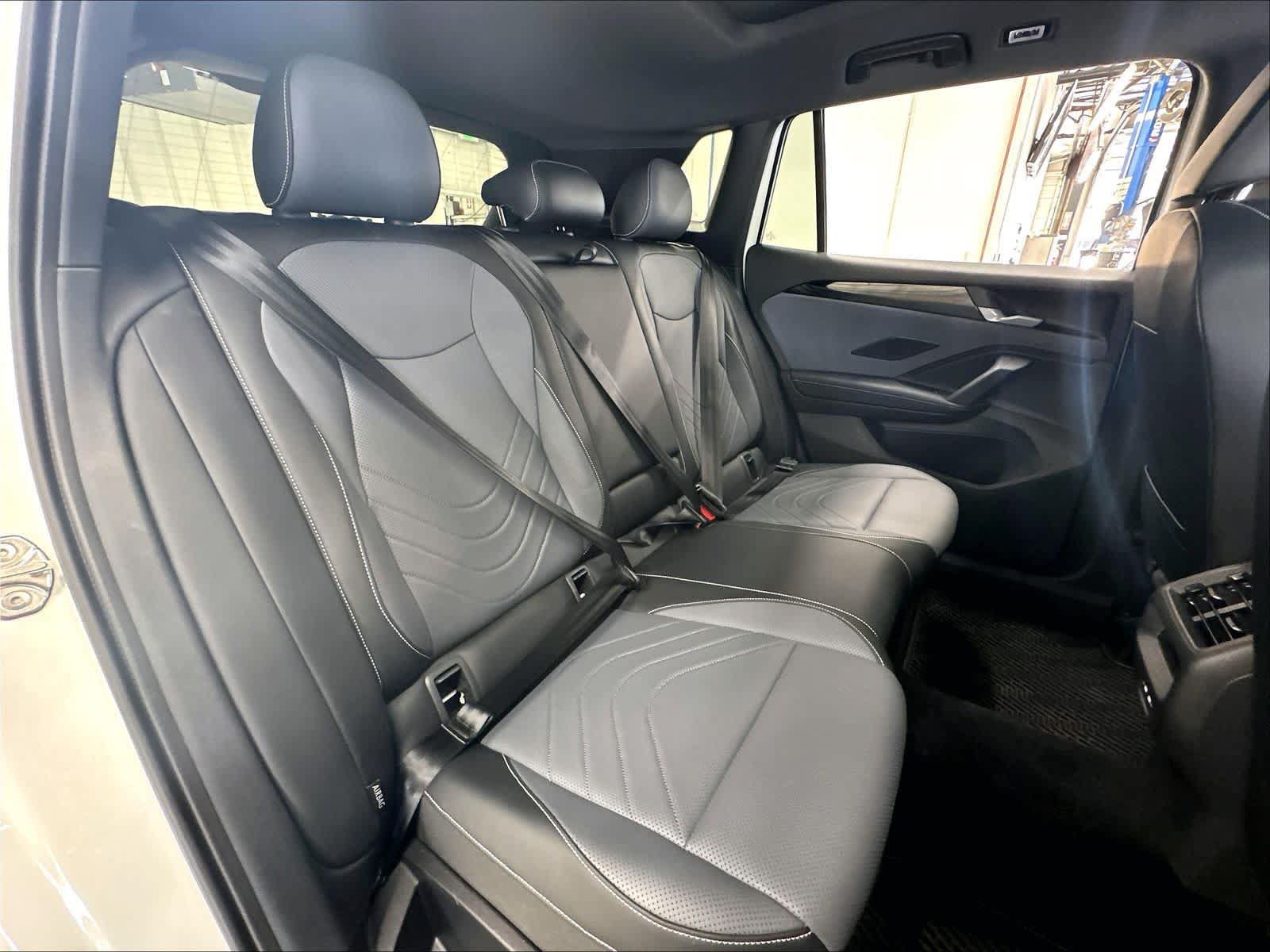 Certified 2026 Volkswagen Tiguan SE R-Line FWD image 26
