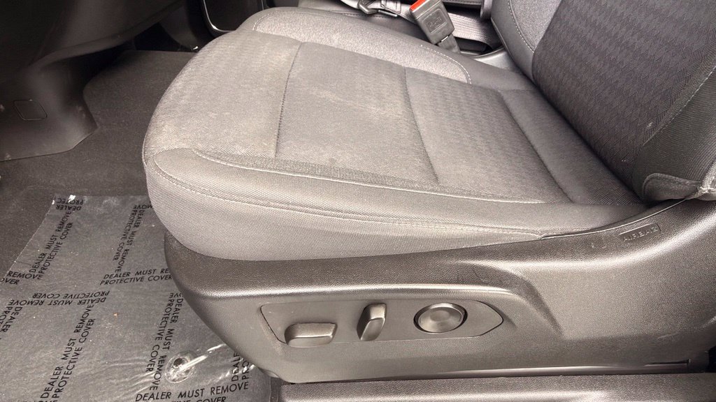 Used 2025 Chevrolet Silverado 1500 LT RWD image 5